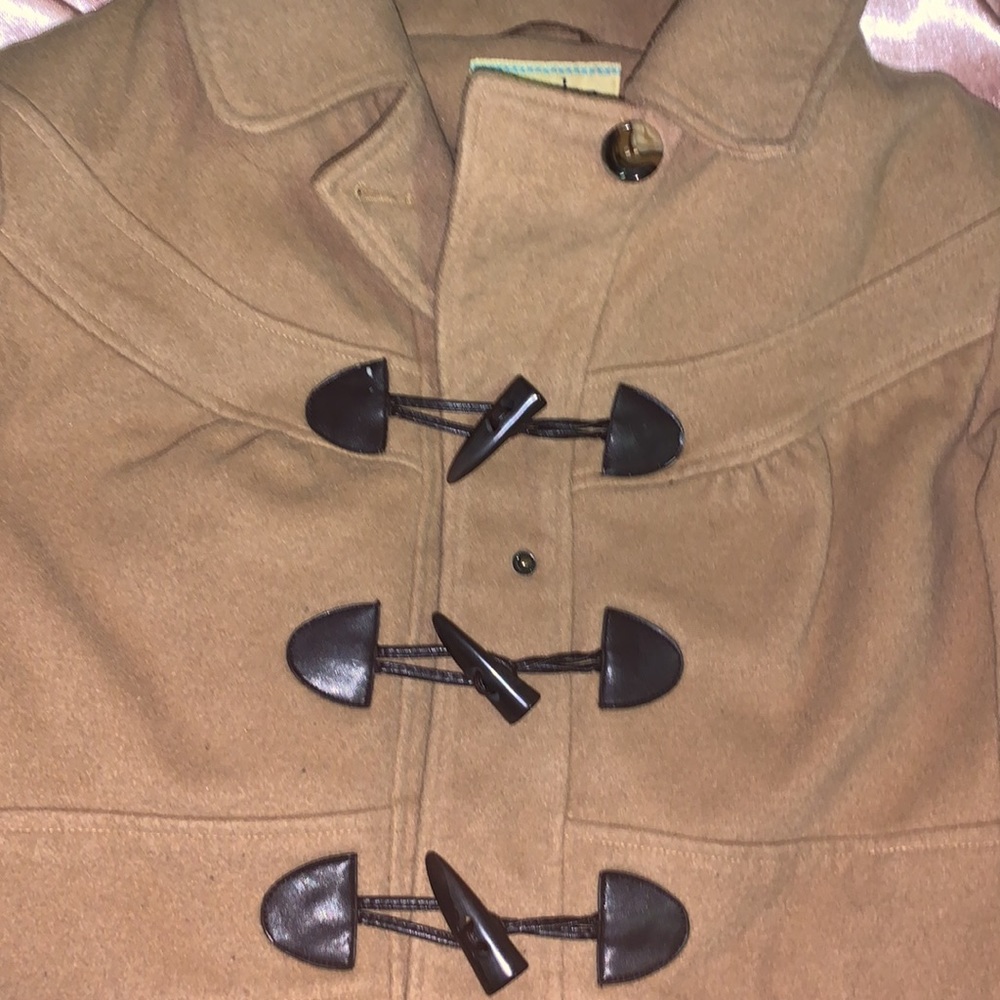 Tan coat - Picture 2 of 8